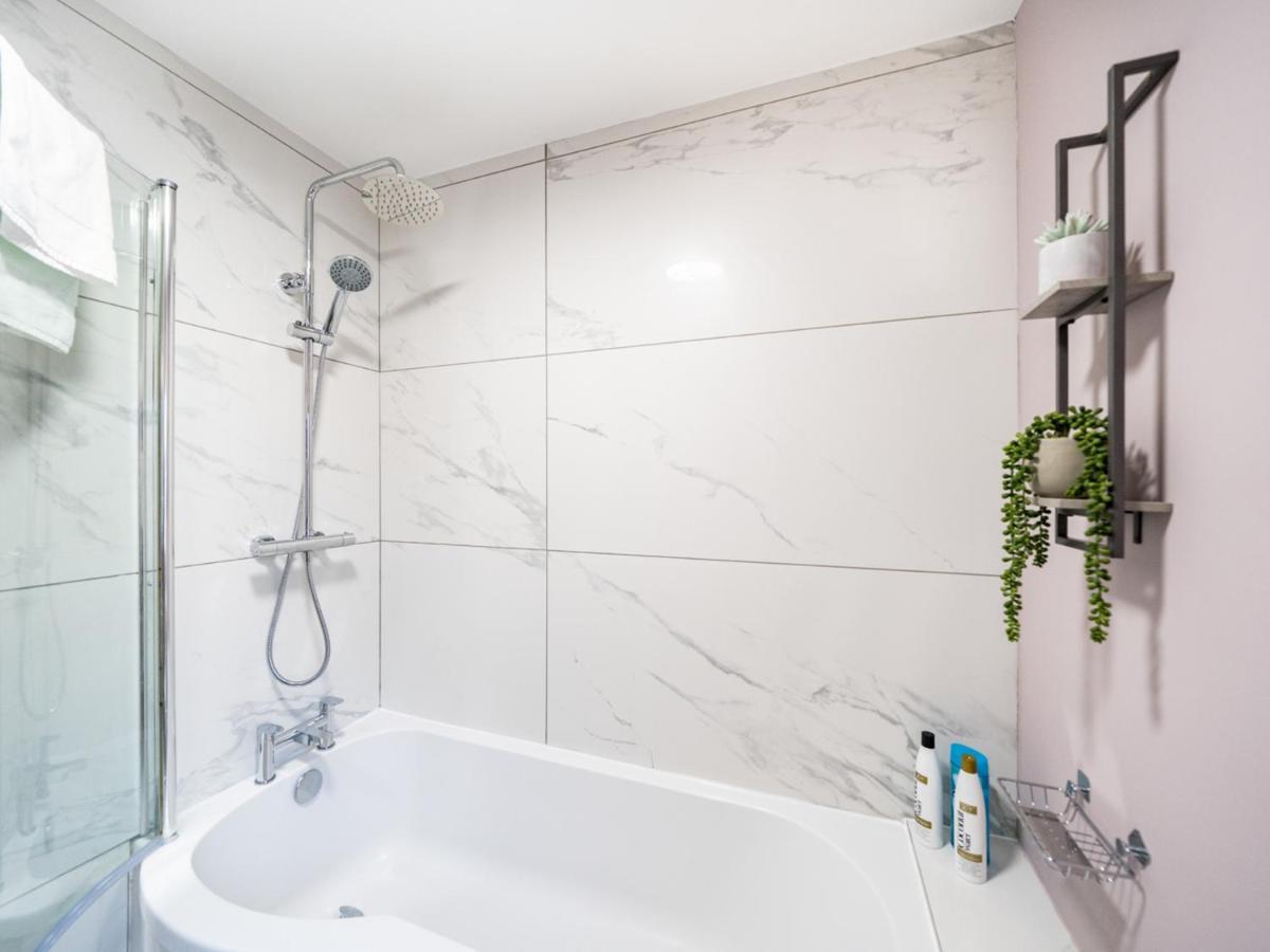 Pass The Keys 58 Lw Ave Stunning 2Br Terrace Top Location Lots Nearby Belfast Kültér fotó